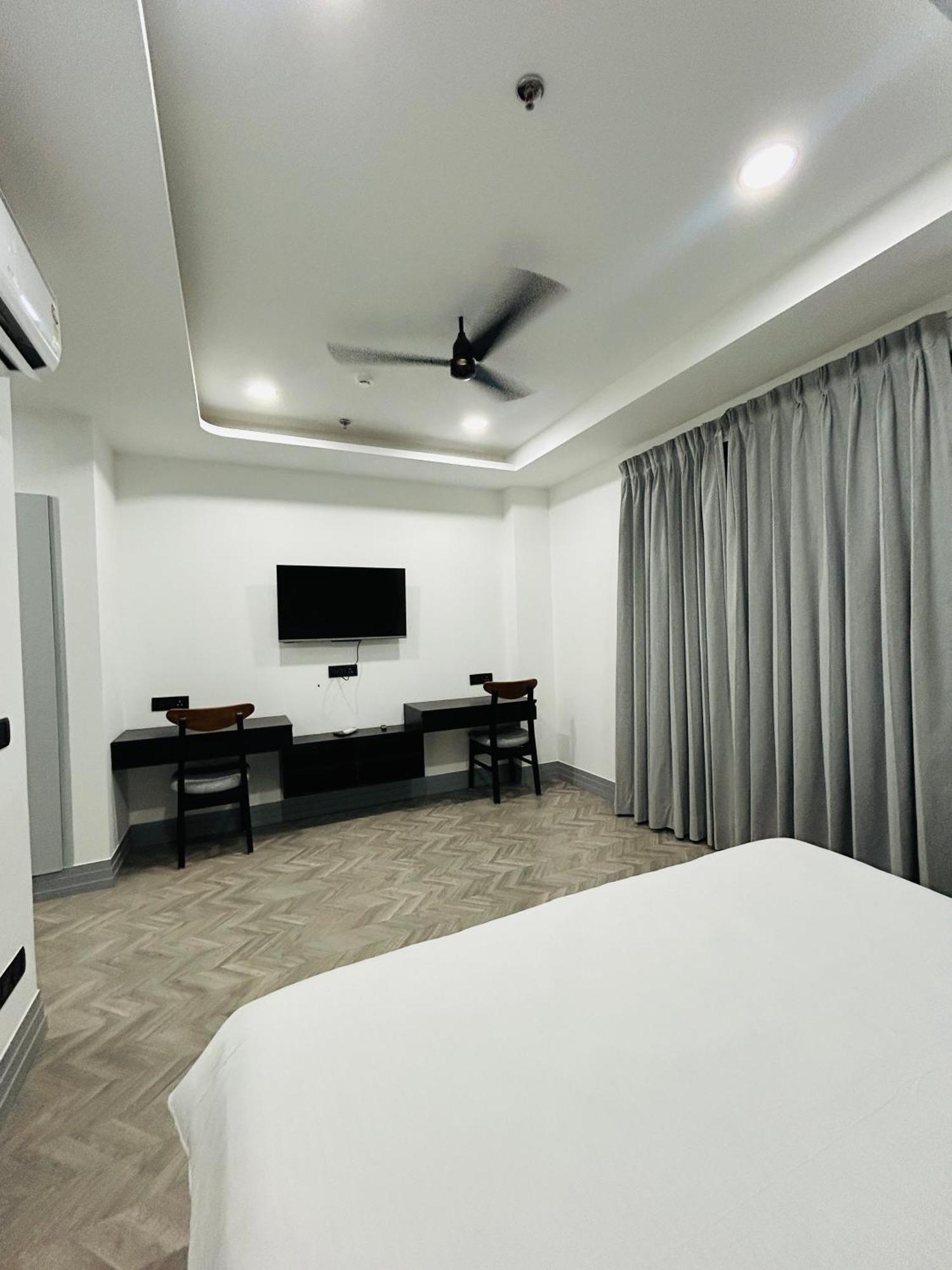 Bedchambers Luxury Apartment Near Golf Course Road Gurgáon Exteriér fotografie
